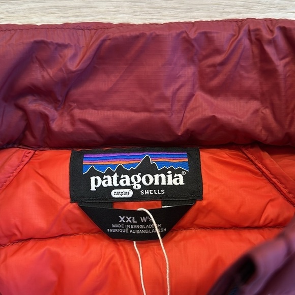Patagonia Women's Red Puffer Jacket - Picture 8 of 11